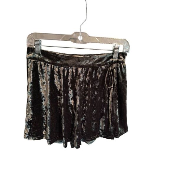 Listicle Pants - Listicle Women's Size Medium Dark Purple Velour Velvet Shorts Comfort